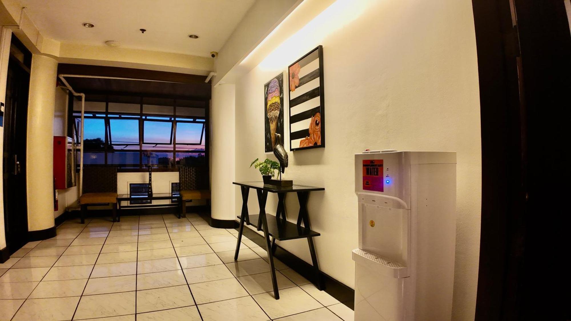 Urban Inn Iloilo Екстериор снимка