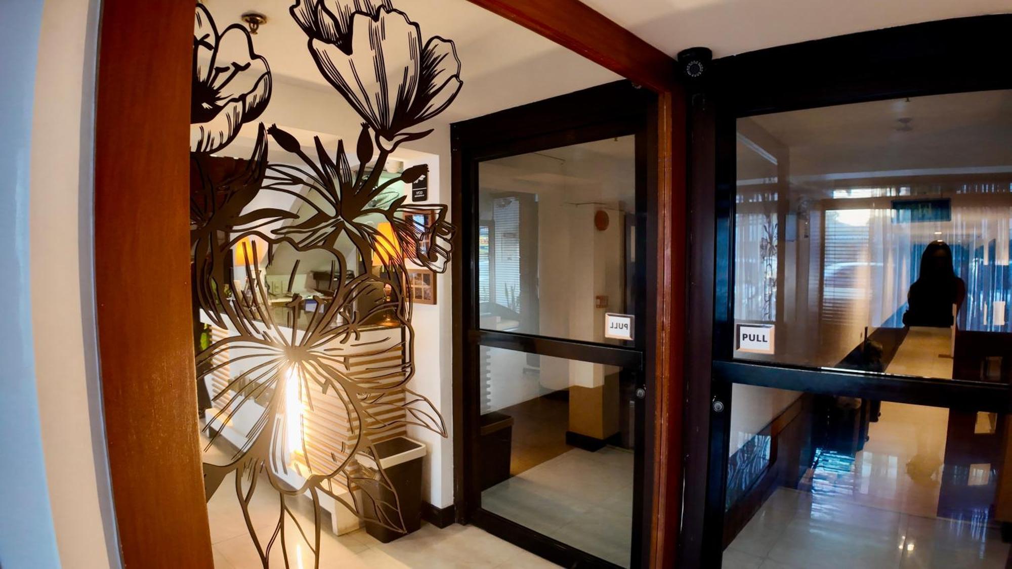 Urban Inn Iloilo Екстериор снимка